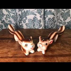 Squirrel Salt Pepper Shaker Vintage Happy Rare